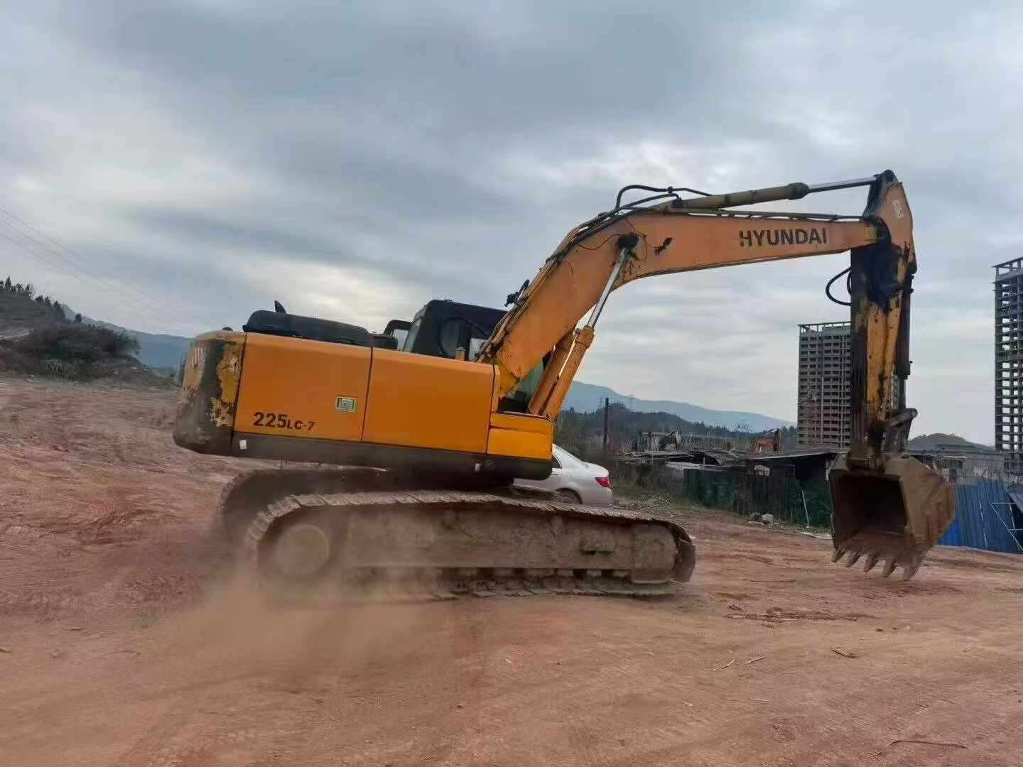 Buy Hyundai R225-7 Used Excavator / 4