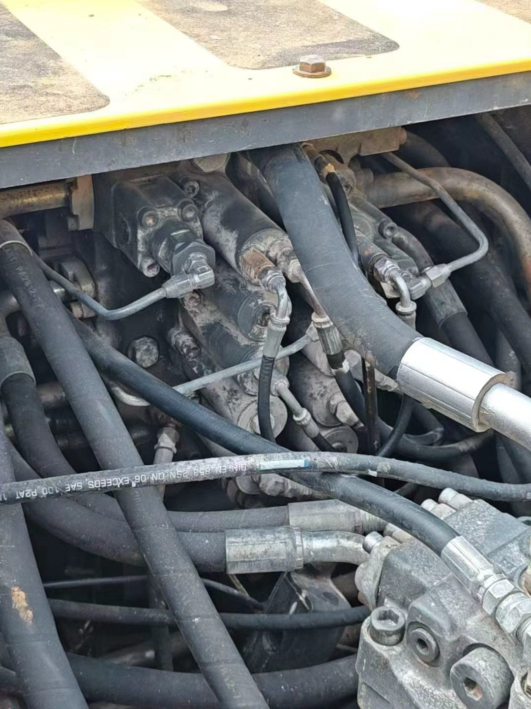 Buy Sumitomo SH200A3 Used Excavator / 6