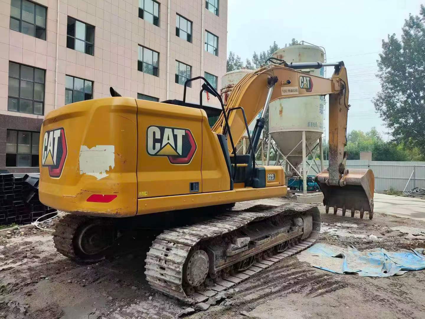 Buy Caterpillar 323 Used Excavator / 2