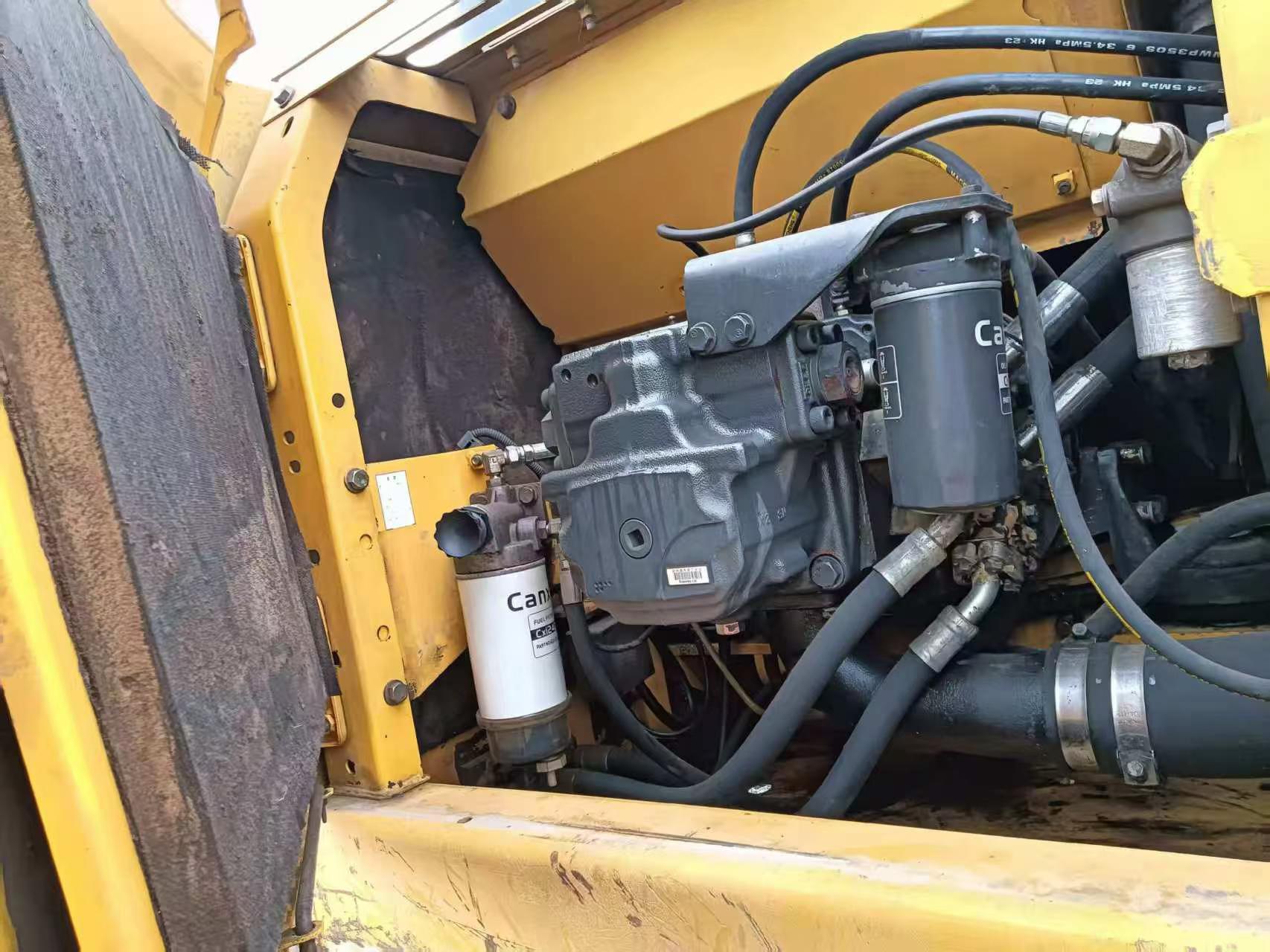 Buy Komatsu PC200-8N1 Used Excavator / 6