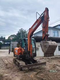 Buy Doosan DH60-7 Used Excavator / 2 Buy Doosan DH60-7 Used Excavator / 2