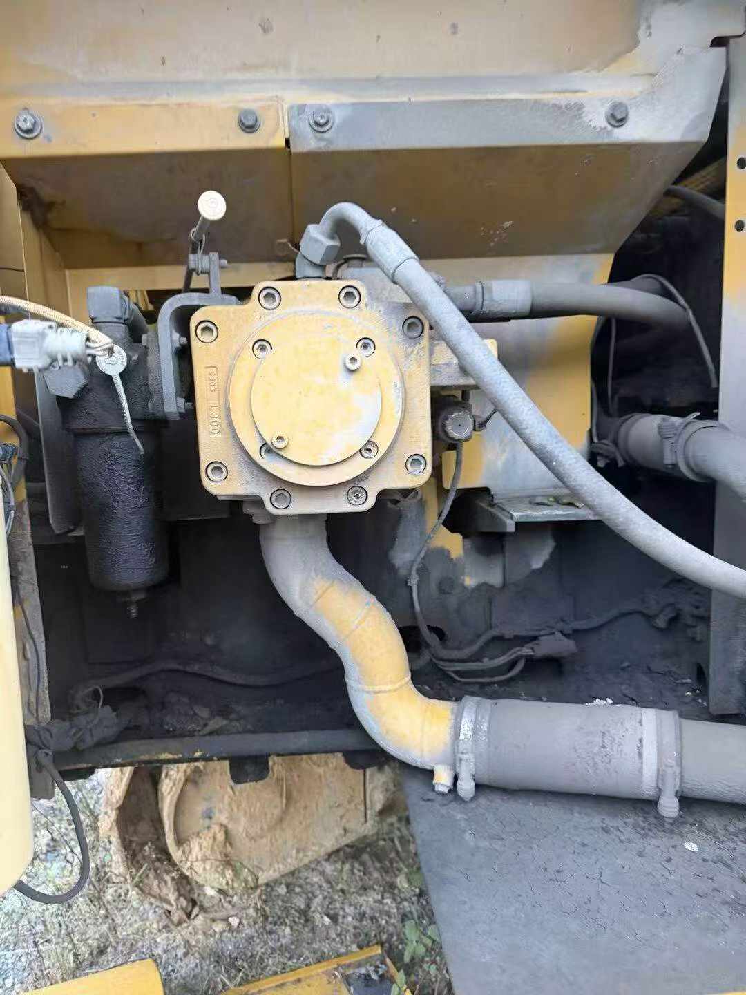 Compre Escavadeira Caterpillar 320A Usada / 8