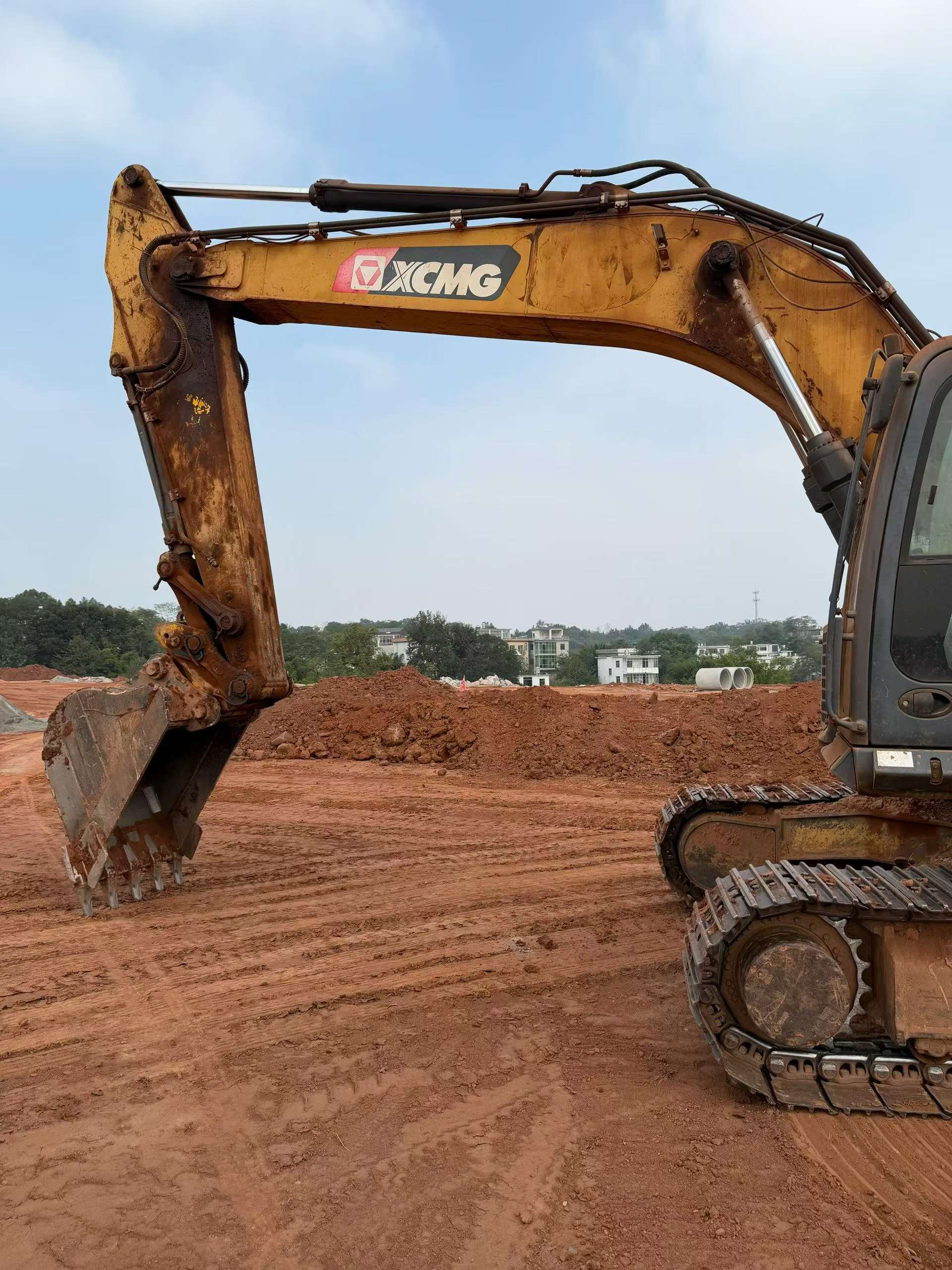 Buy XCMG XE270DK Used Excavator / 2