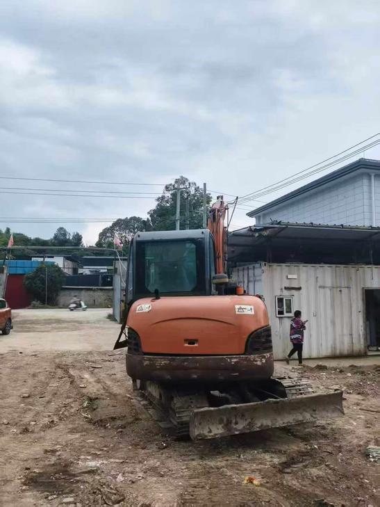 Buy Doosan DH60-7 Used Excavator / 1